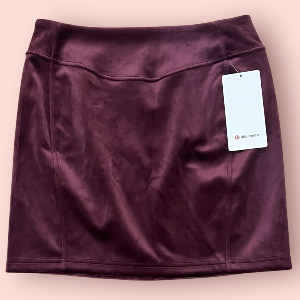 Lululemon Scuba High Rise Velvet Mini Skirt (Burgundy)